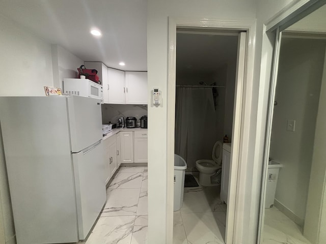 bathroom featuring toilet