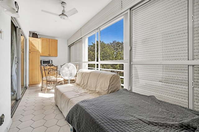 bedroom with ceiling fan