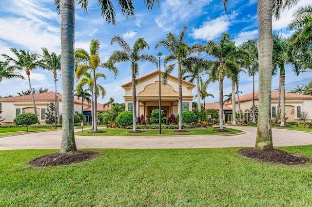 view of front of house with a front yard