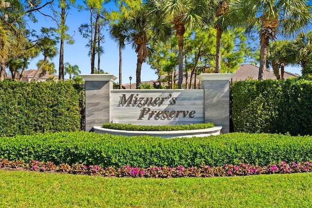 view of community / neighborhood sign