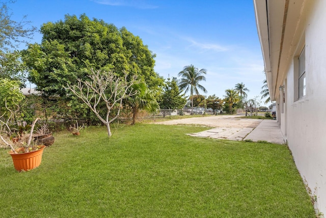 view of yard with a patio