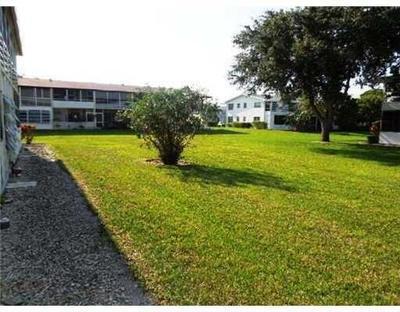 4 Northampton A 4, West Palm Beach, FL 33417 - view of grassy yard