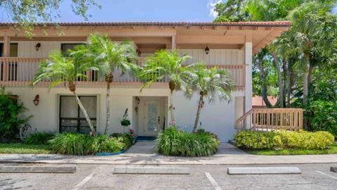 view of mediterranean / spanish-style house