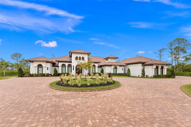 view of mediterranean / spanish-style home