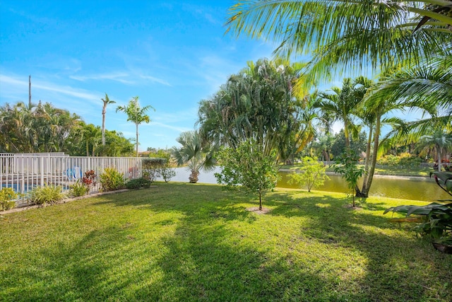 view of yard featuring a water view