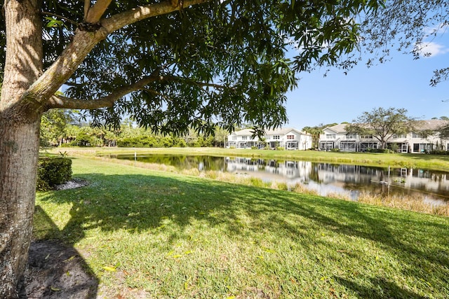 view of yard featuring a water view