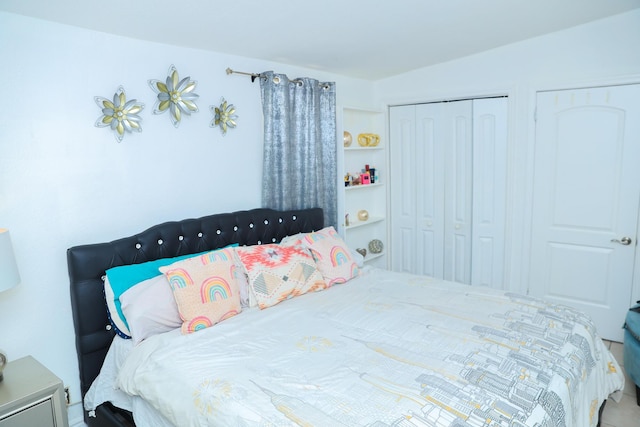 bedroom featuring a closet