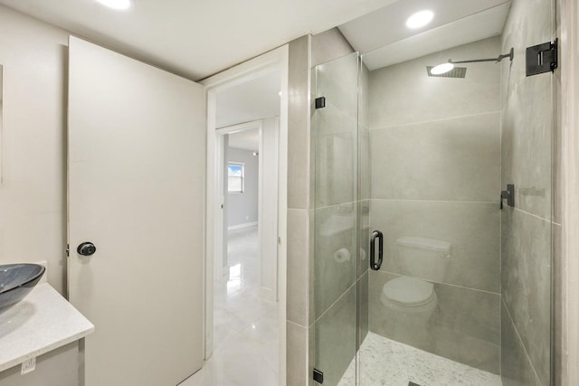 full bath with recessed lighting, toilet, a shower stall, and vanity