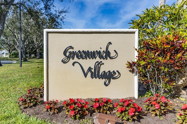 view of community / neighborhood sign