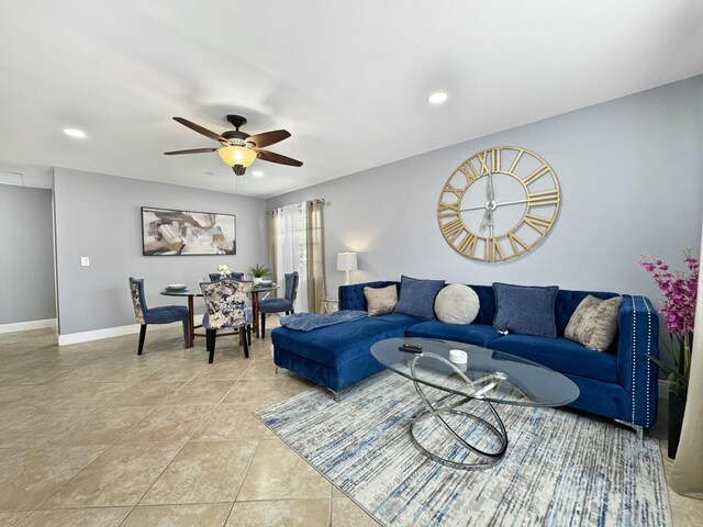 spare room with ceiling fan