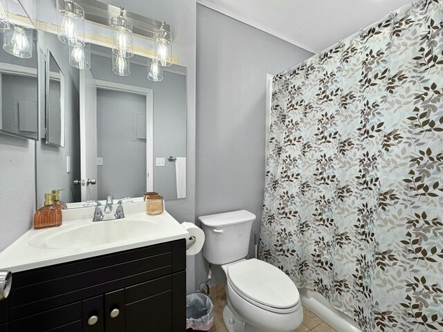 empty room featuring light tile patterned floors