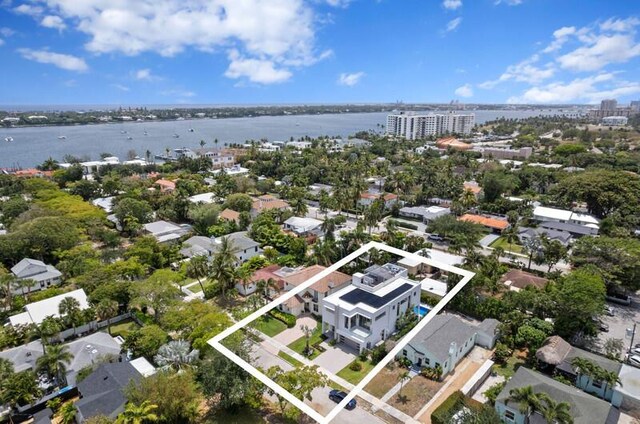 260 31st St, West Palm Beach, FL 33407 - aerial overview of property's location with property boundaries highlighted and a nearby body of water