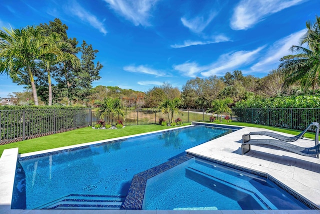 5525 Renoir Pl, Palm Beach Gardens, FL 33418 - view of pool with a fenced backyard, a yard, a fenced in pool, and an in ground hot tub