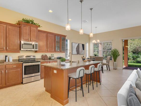 Listing photo 3 for 241 11th Sq SW, Vero Beach FL 32962