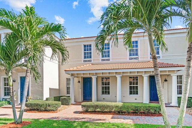 view of mediterranean / spanish-style home