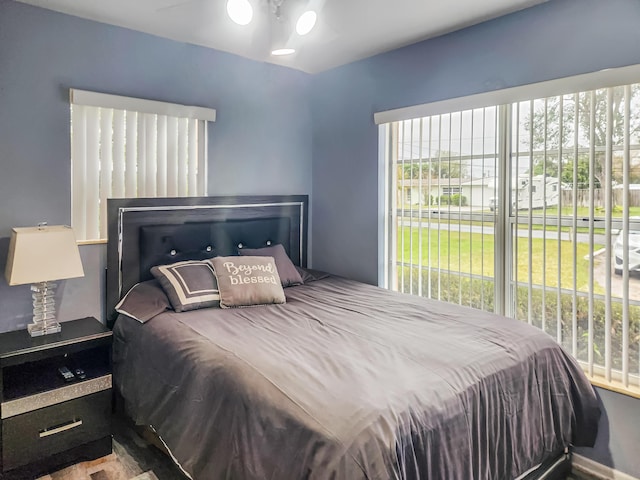 bedroom featuring ceiling fan