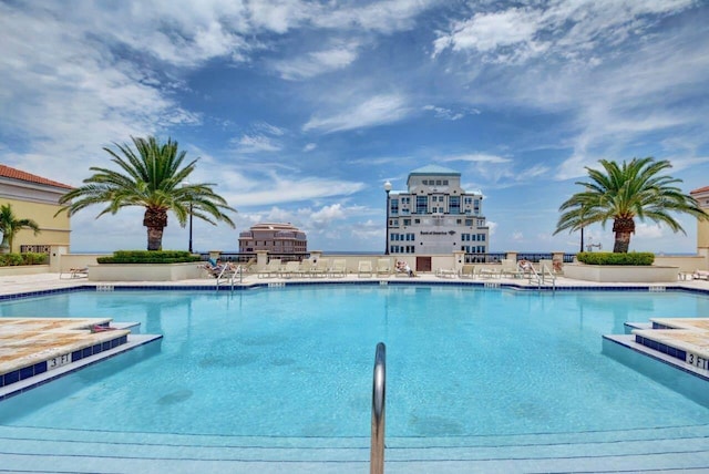 view of swimming pool