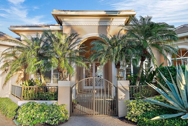 view of mediterranean / spanish-style house