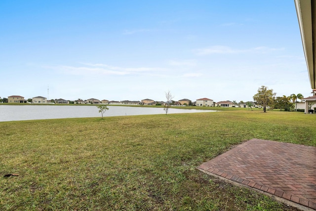 view of yard featuring a water view