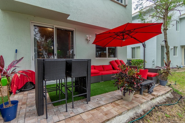 view of patio featuring an outdoor hangout area