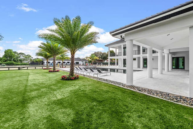 view of yard with a patio area