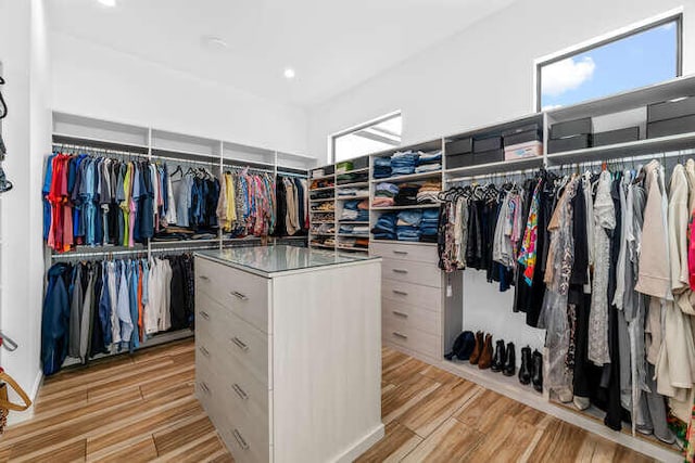 view of spacious closet