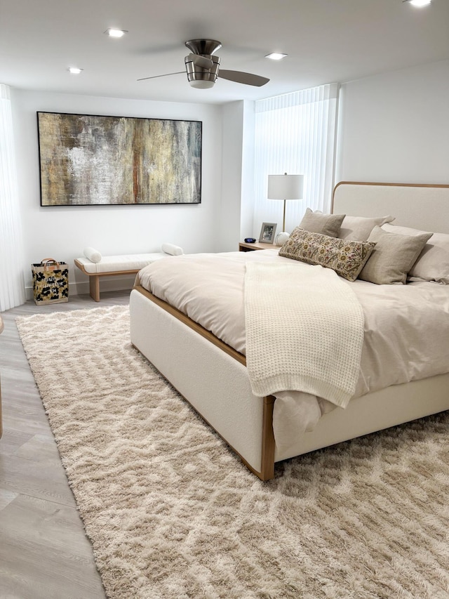 bedroom featuring ceiling fan