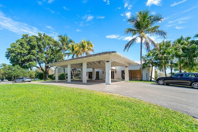 exterior space featuring a lawn