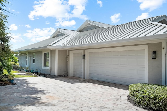 view of front of house featuring a garage