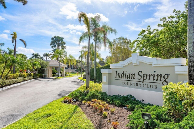 view of community / neighborhood sign