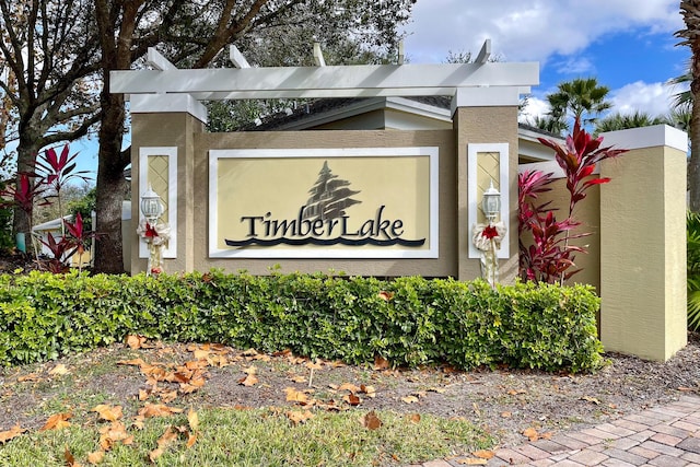 view of community / neighborhood sign