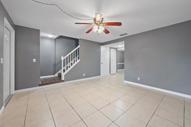 empty room with ceiling fan