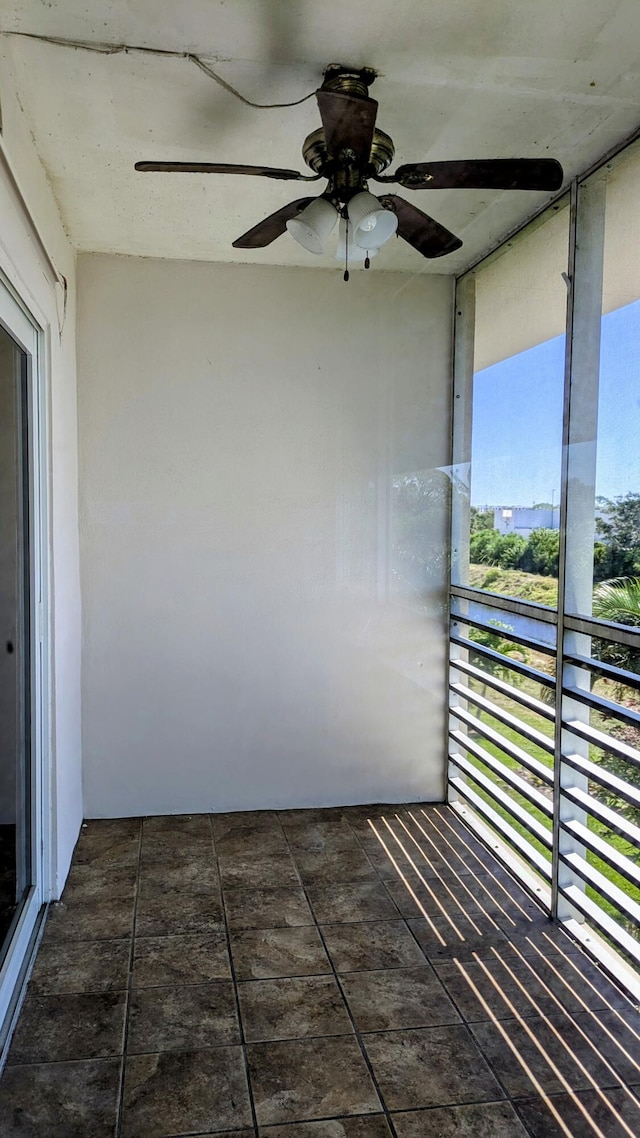 balcony with ceiling fan