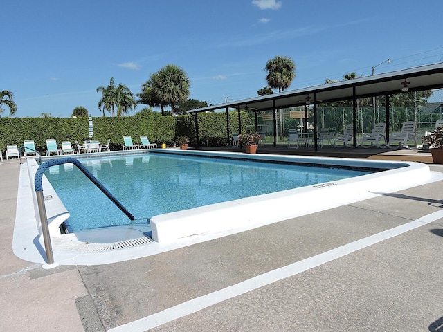 view of swimming pool