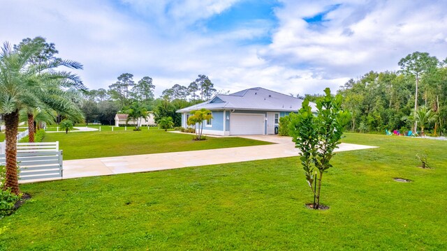 single story home featuring a porch and a front yard