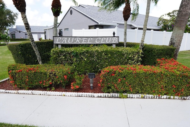 view of community / neighborhood sign