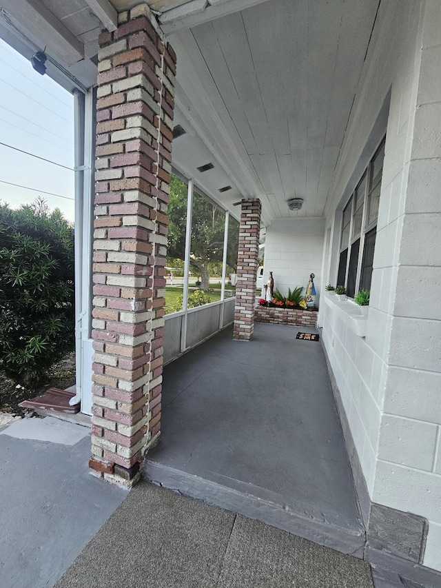 1105 Sunrise Blvd, Fort Pierce, FL 34950 - view of patio / terrace featuring a porch