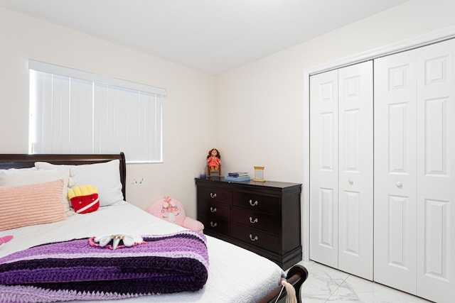 bedroom featuring a closet