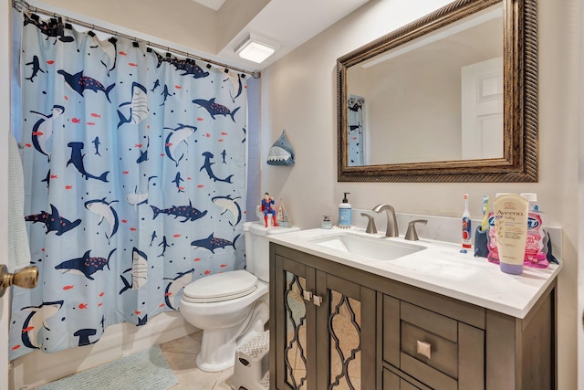 1048 Siena Oaks Cir E, Palm Beach Gardens, FL 33410 - bathroom featuring shower / bath combo with shower curtain, vanity, toilet, and tile patterned floors