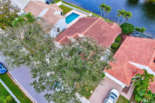 1048 Siena Oaks Cir E, Palm Beach Gardens, FL 33410 - birds eye view of property with a water view