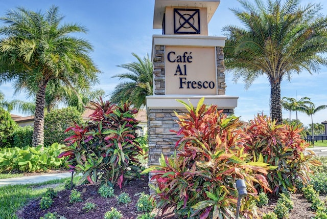 view of community / neighborhood sign