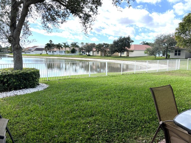 view of yard featuring a water view