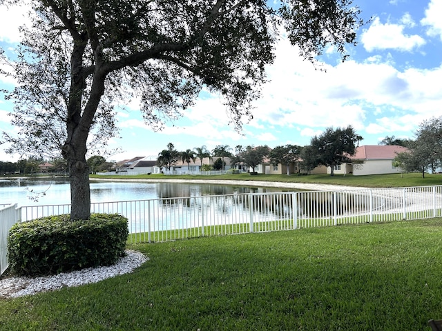 view of yard featuring a water view