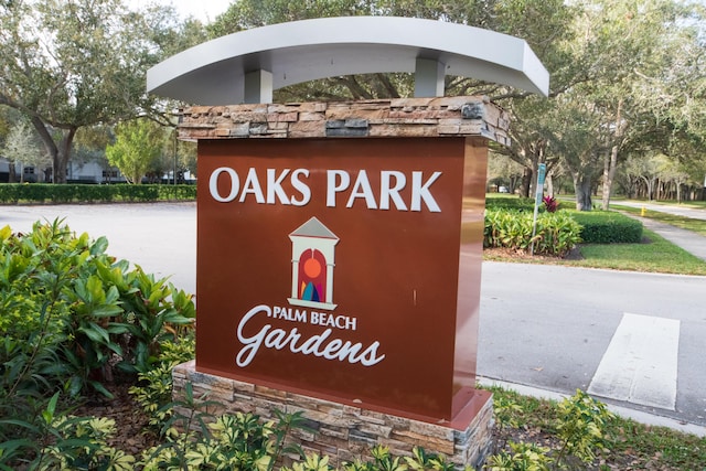 view of community / neighborhood sign