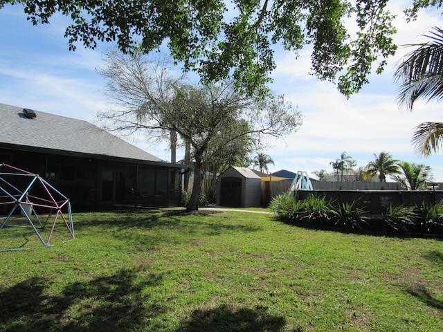 view of yard with a rural view