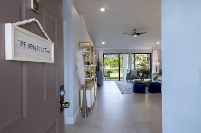 entryway with ceiling fan