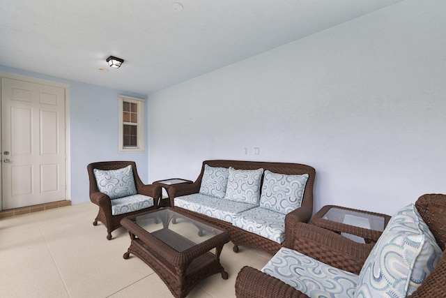 interior space featuring outdoor lounge area