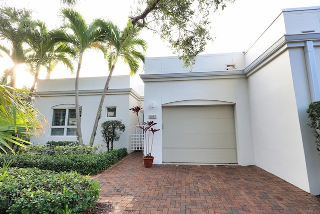 view of front facade with a garage