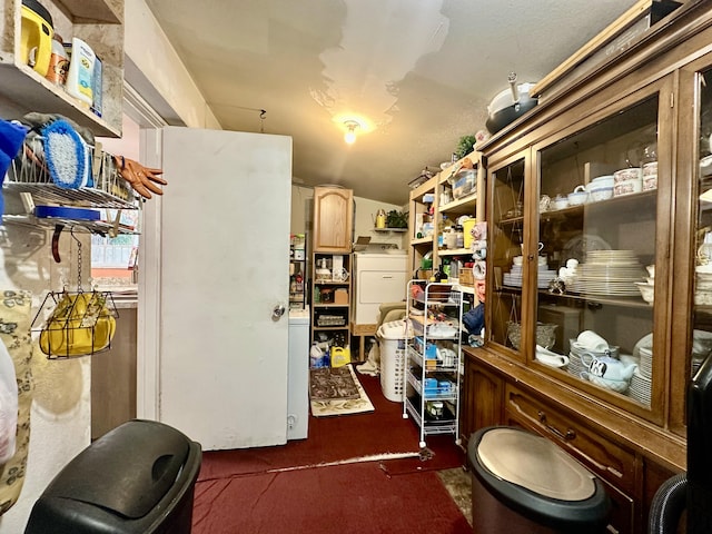 storage room with washer / dryer