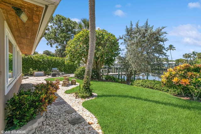 view of yard featuring a water view